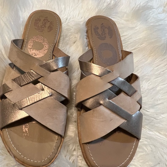 Sorel Shoes - Sorel Women's Sandals in Tan and Silver